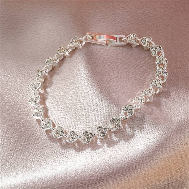 hiny top-selling silver and gold bracelet, the most elegant accessory for women in the Netherlands, stones, natural stonesFeatured and top-selling silver and gold accessories for men and women in Netherlands and Europe, including necklaces, bracelets, earrings, rings, and anklets