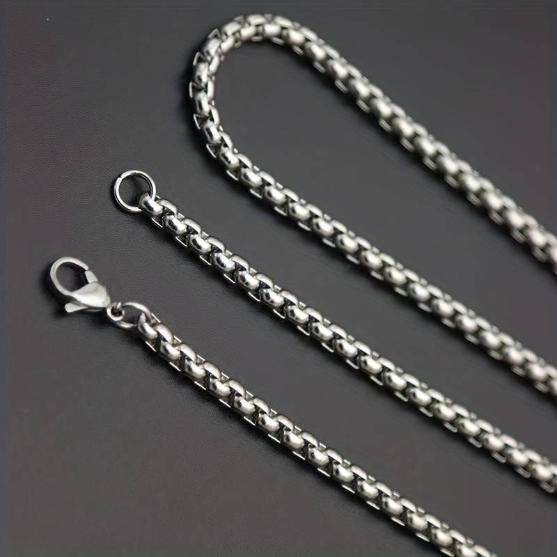 Featured and top-selling silver and gold accessories for men and women in Netherlands and Europe, including necklaces, bracelets, earrings, rings, and anklets