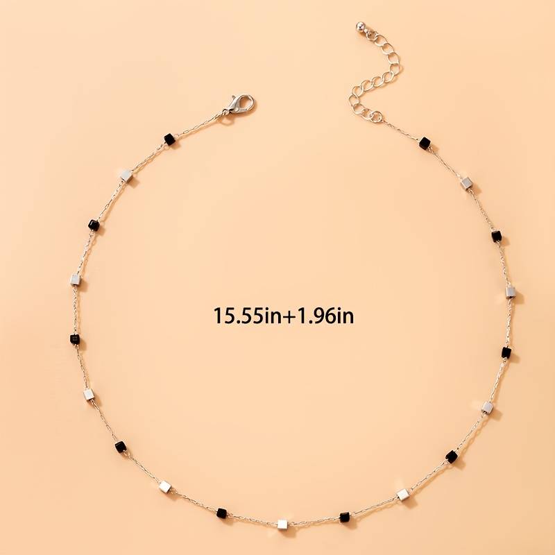 Featured and top-selling silver and gold accessories for men and women in Netherlands and Europe, including necklaces, bracelets, earrings, rings, and anklets